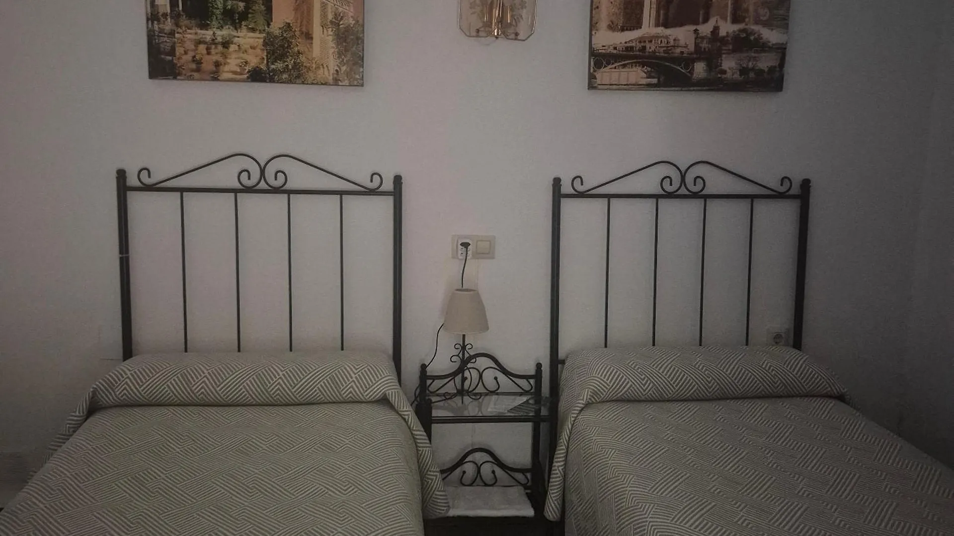 Pension Javier Seville Guest house