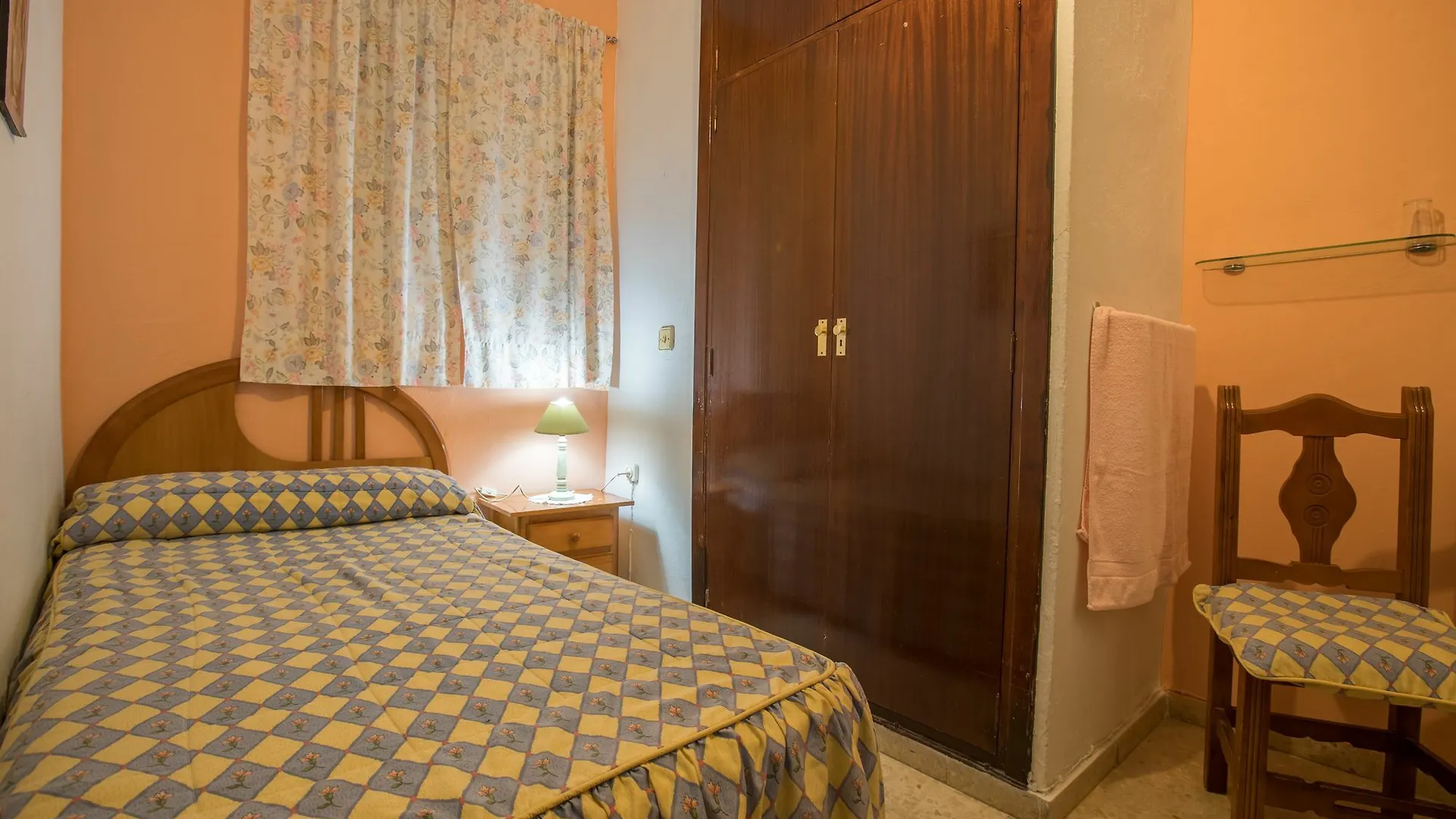 Guest house Pension Javier Seville