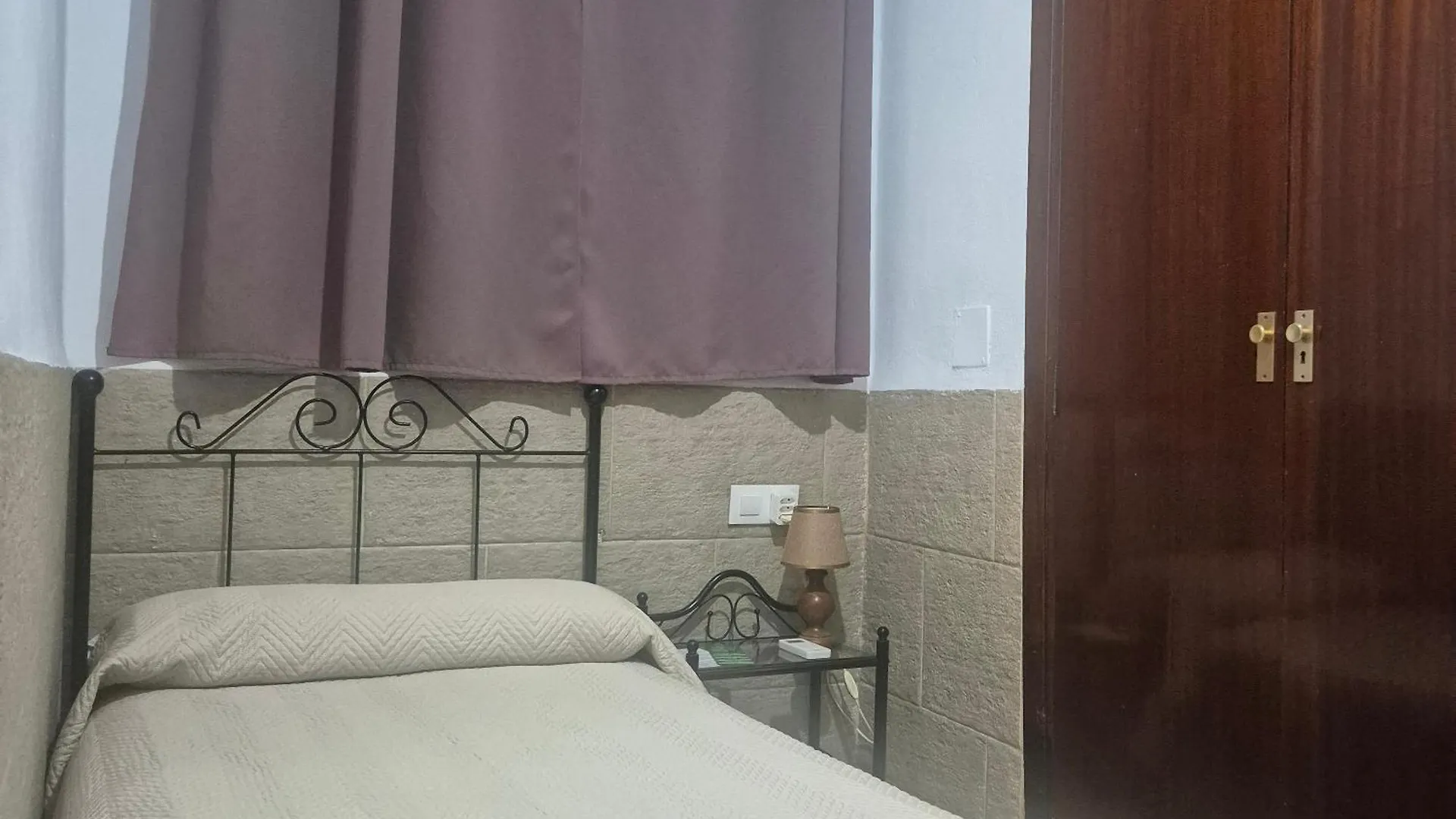Pension Javier Севилья Испания