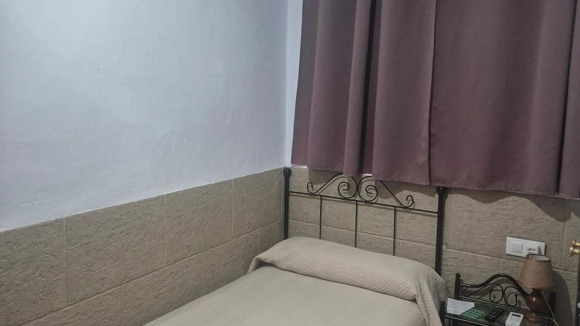 Pension Javier Севилья 0*,  Испания
