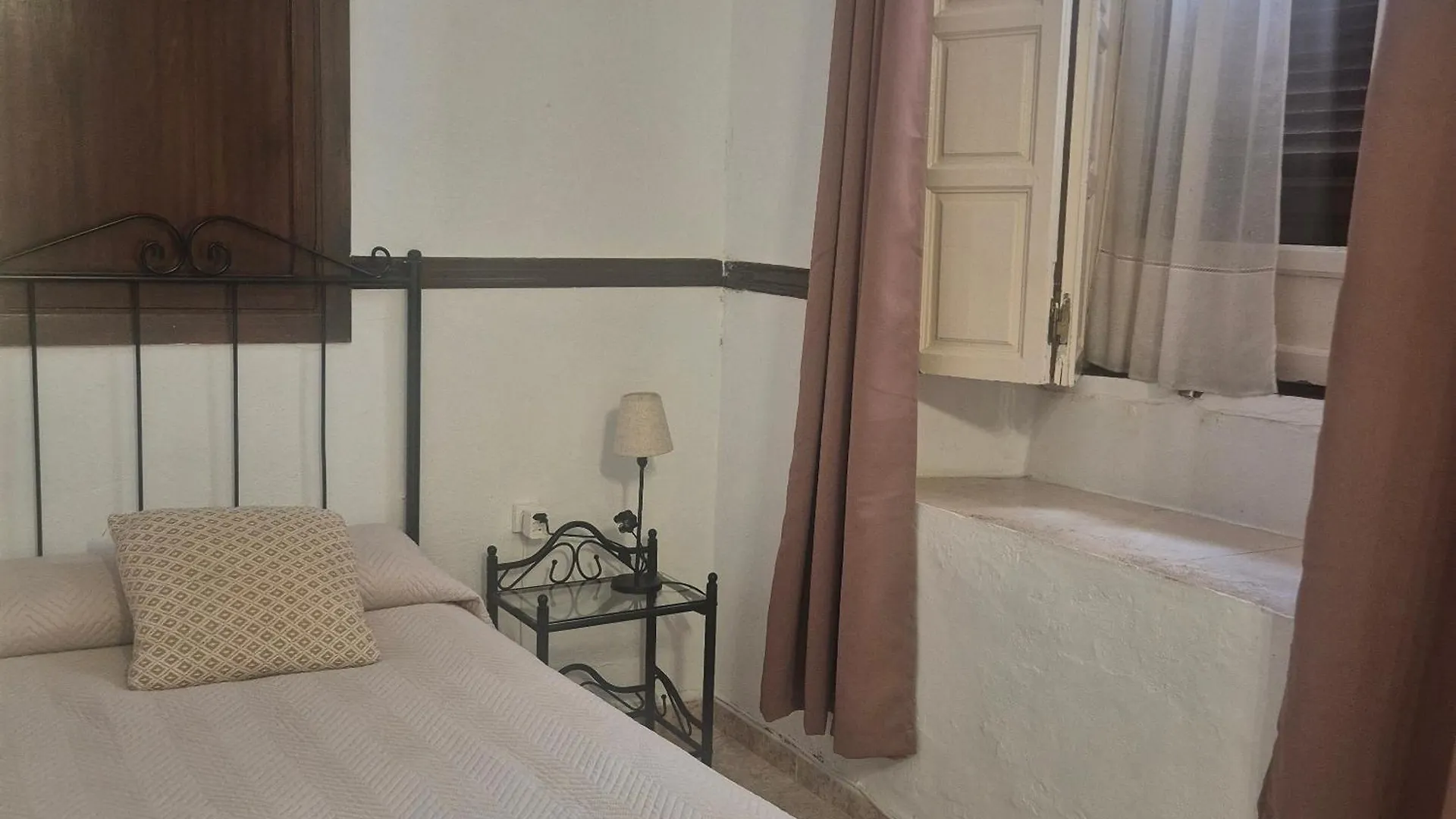 Pension Javier Seville Guest house