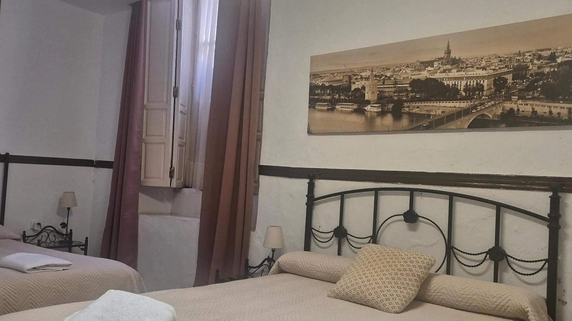 بيت ضيافة Pension Javier إشبيلية إسبانيا